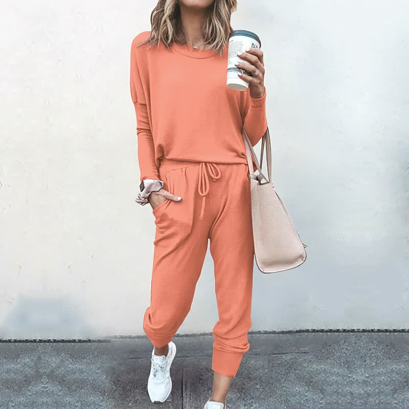 StylishFit™ dames trainingspak in trendy design. Comfortabel, sportief en stijlvol voor elke gelegenheid, van sport tot mode.