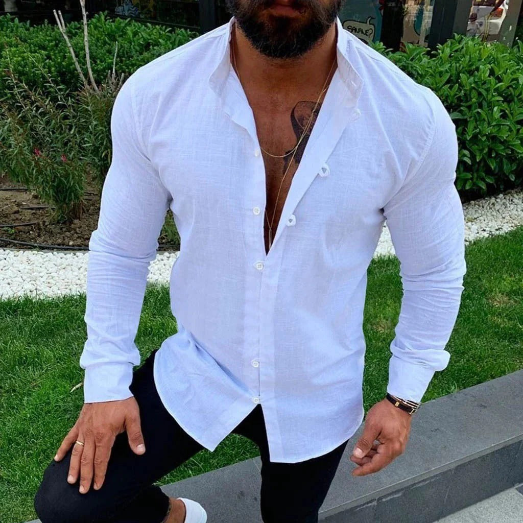 Modern herenoverhemd met lange mouwen, effen design. Geschikt voor mannenmode, casual of gekleed. Stijlvolle lente/zomer blouse.