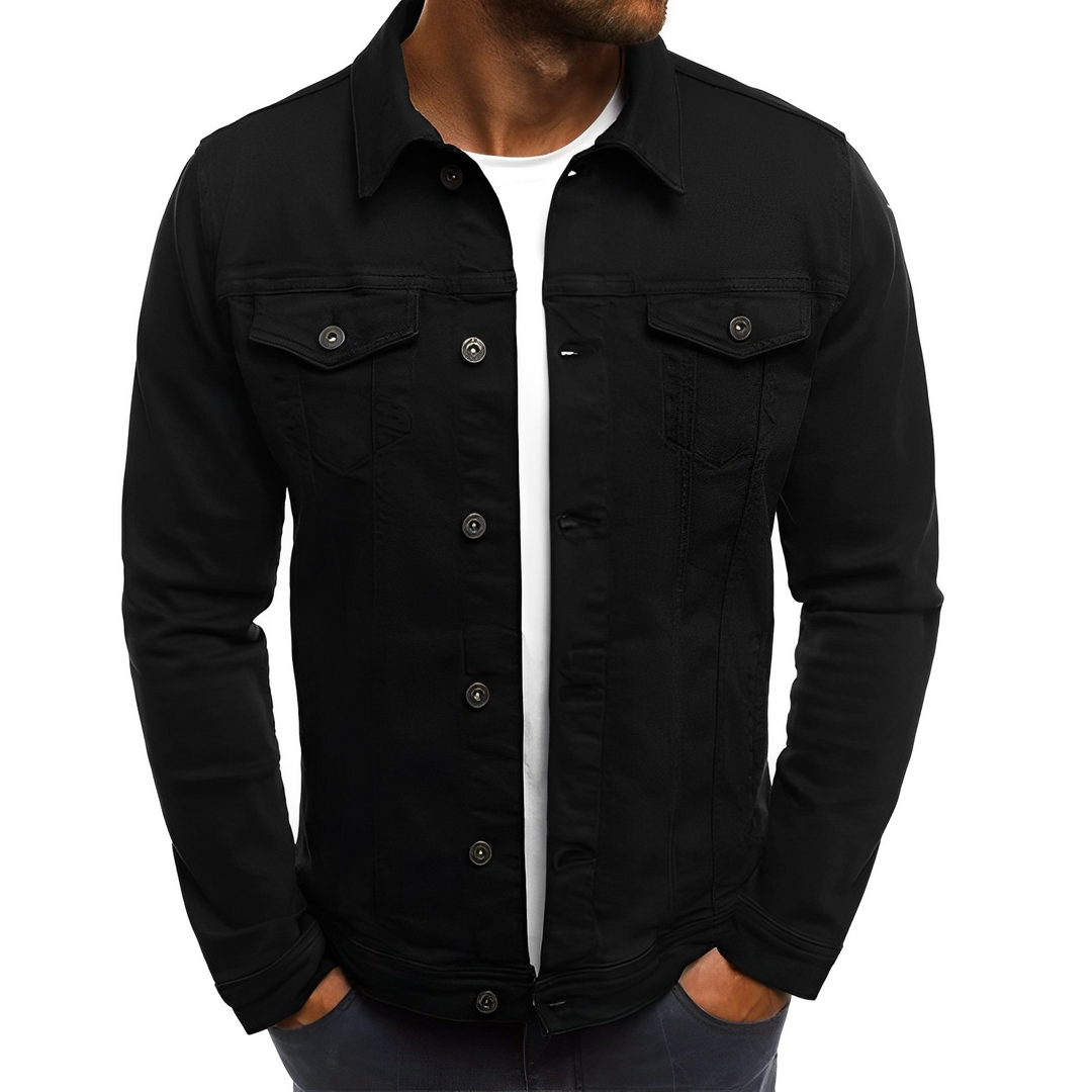 Man draagt comfortabel heren spijkerjack. Ideaal als trendy casual jack voor diverse outfits en seizoenen.