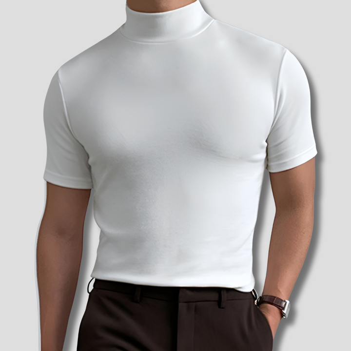Comfortabel basic heren T-shirt met hoge kraag in wit, ideaal voor heren mode. Een veelzijdig en modern casual shirt.