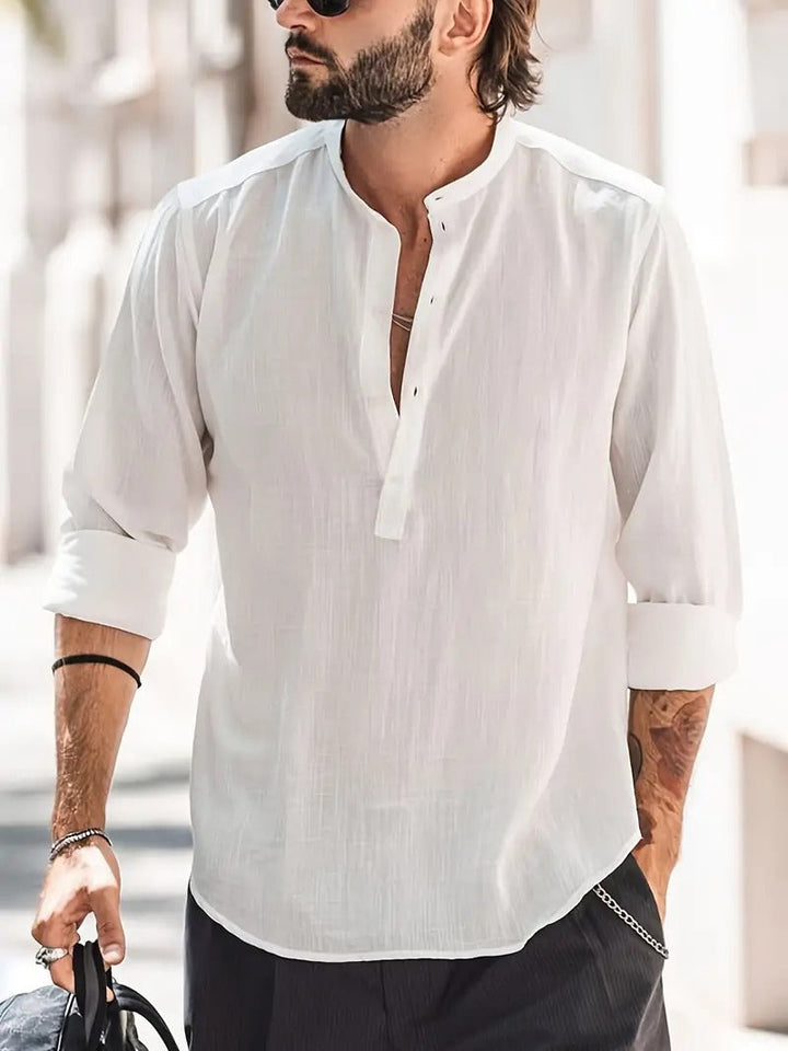 Herenoverhemd met lange mouwen, basic en stijlvol. Essentieel comfortabel kledingstuk voor dagelijks gebruik.