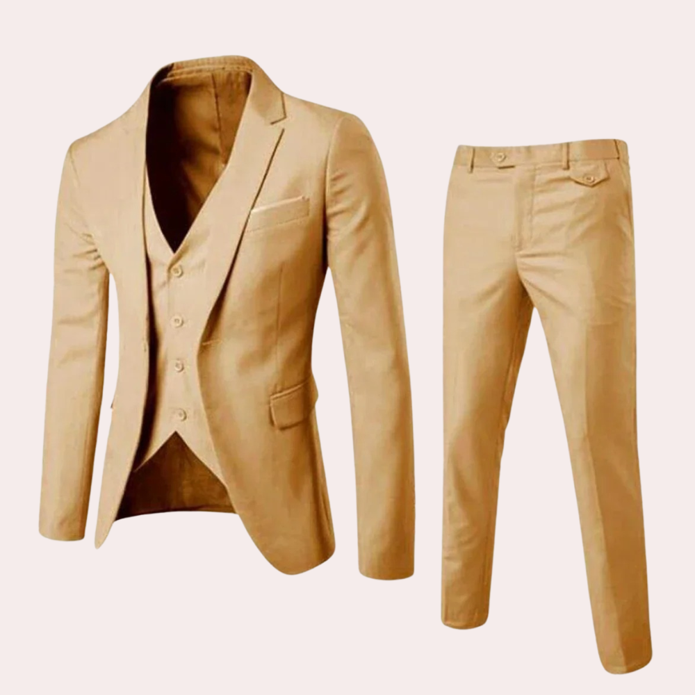 Man draagt elegant herenpak Maxim, perfecte pasvorm voor een moderne en professionele look.