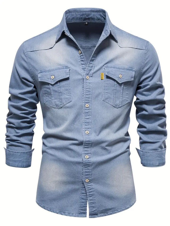 Comfortabel lichtblauw denim herenoverhemd, ideaal voor veelzijdige dagelijkse kleding en moderne herenmode.