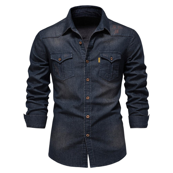 Veelzijdig denim herenoverhemd, elegant en casual, perfect voor modieuze dagelijksekleding en herenkleding.