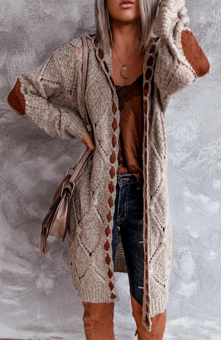 Casual lang capuchonvest Evelyn voor dames, stijlvol gebreid en perfect voor herfstmode.