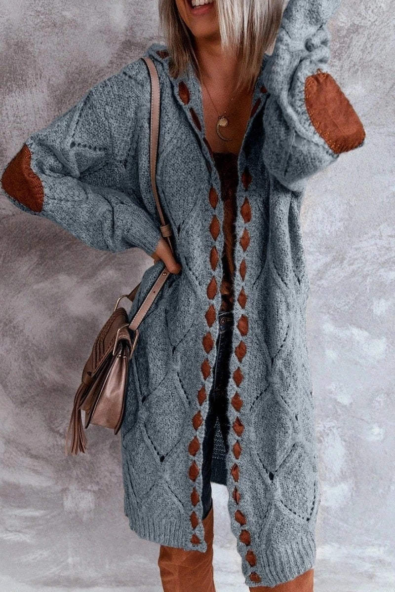 Veelzijdig comfortabel lang gebreid damesvest Evelyn met capuchon, stijlvol voor elke casual outfit.