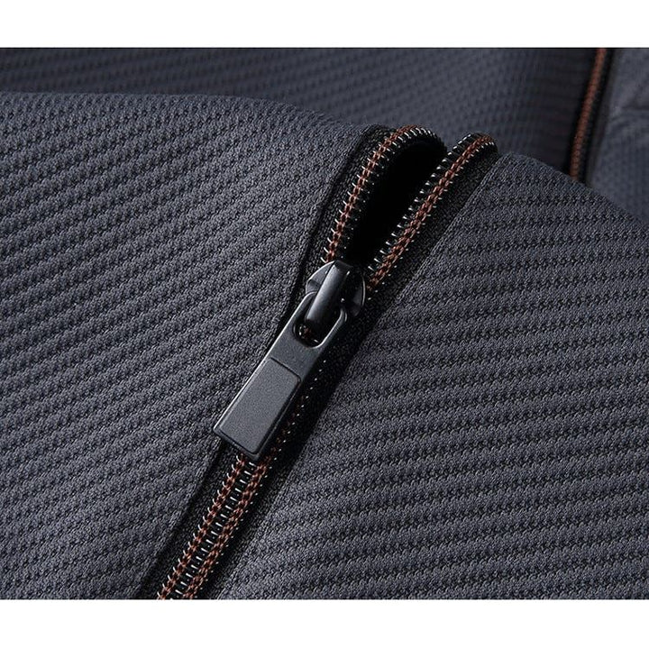 Lucas premium heren tracksuit, toont comfort en stijl met hoogwaardige afwerking voor elke gelegenheid.