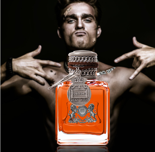 Dichtbij weergave van de feromoon parfumfles. Een krachtige geur voor mannen die zelfvertrouwen en charisma verhoogt.