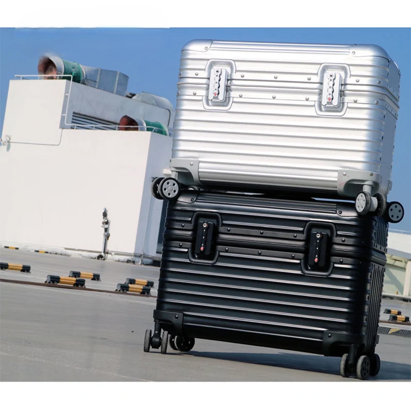 Stijlvolle aluminium-magnesium hardcase reiskoffer Monaco. Robuuste zilveren bagage met spinnerwielen voor vakantie.