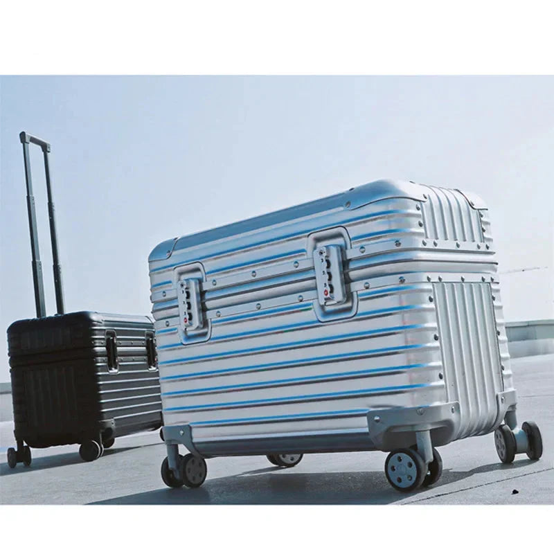 Zijaanzicht robuuste aluminium-magnesium reiskoffer. Hardcase design beschermt uw bagage op elke reis.