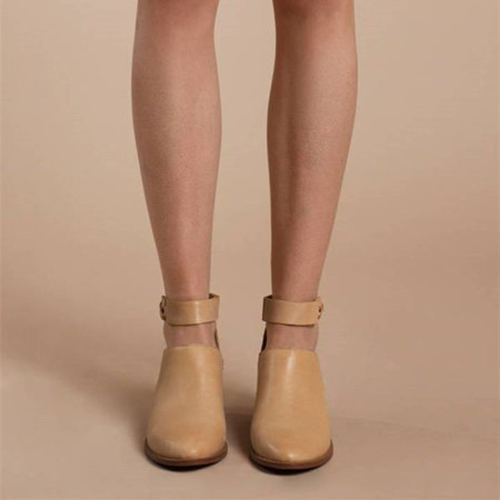 "Stijlvolle beige orthopedische damesschoenen met ergonomische zool en elegante uitstraling voor dagelijks comfort."