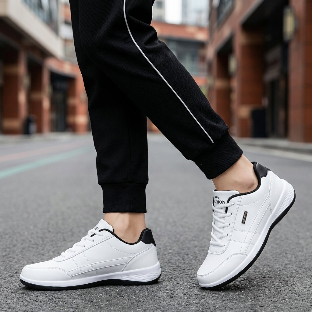 Stijlvolle bruine leren heren sneakers voor comfort en rugpijn verlichting