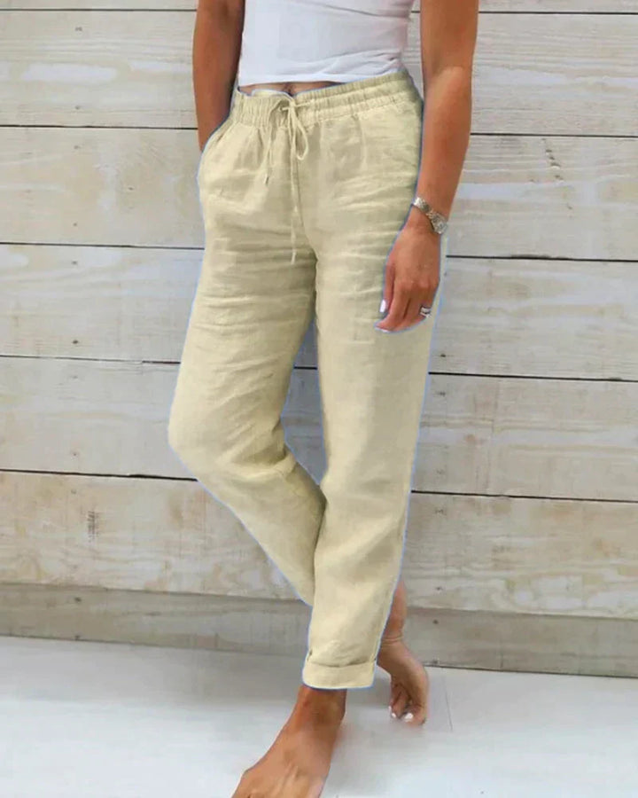 Comfortabele dames zomerbroek met losse pasvorm en wijde pijpen, perfect voor ontspannen zomerse dagen.