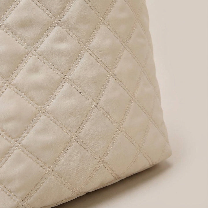 Ruime gewatteerde weekendtas dames met stevige handvatten, perfect voor al je reisbenodigdheden.