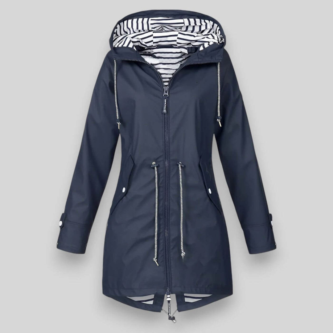 Stijlvolle dames anorak regenjas met capuchon, waterdicht en beschermend voor lente en herfst buitenactiviteiten.