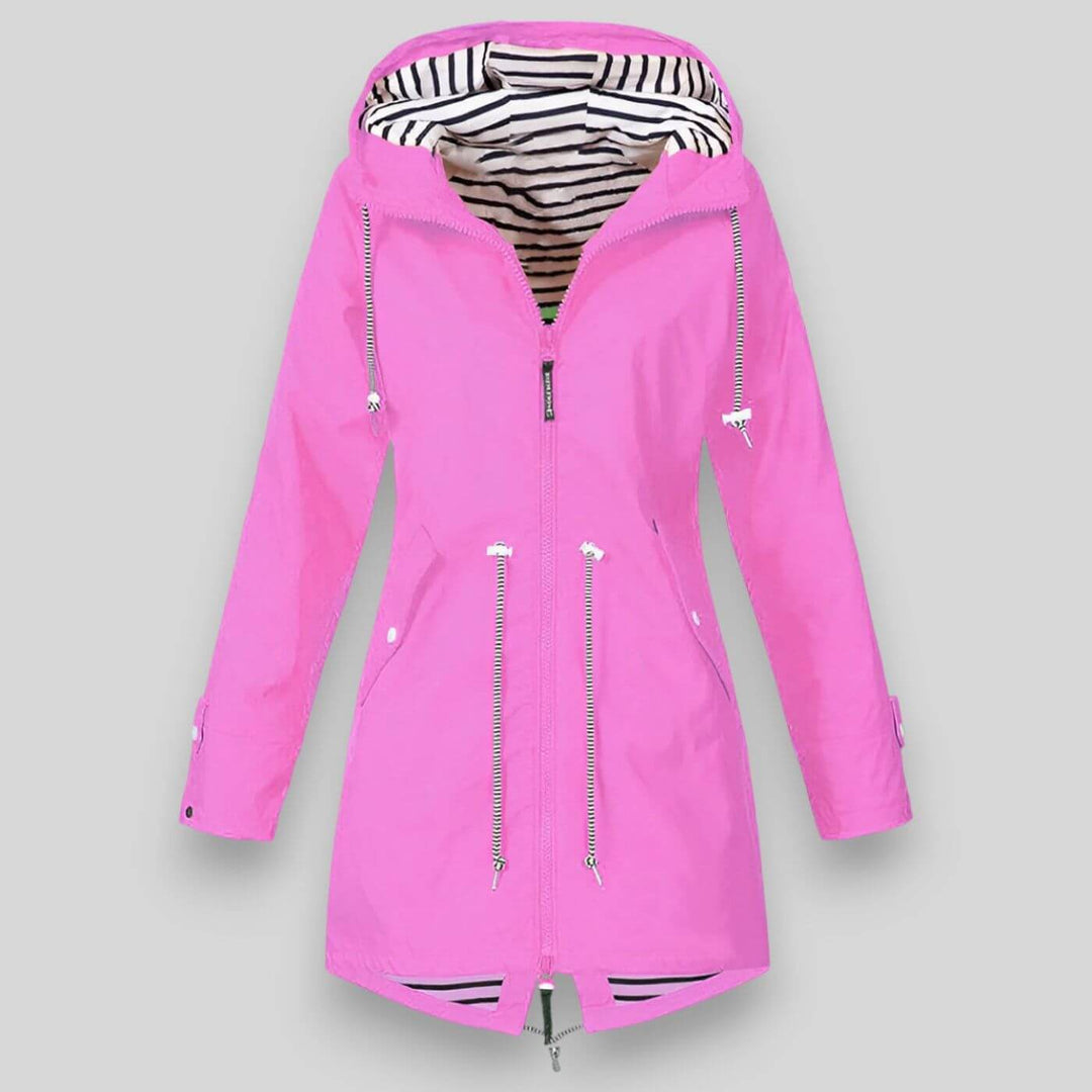 Functionele dames regenjas met trekkoord in de taille en capuchon, ideaal voor een waterdichte casual look.