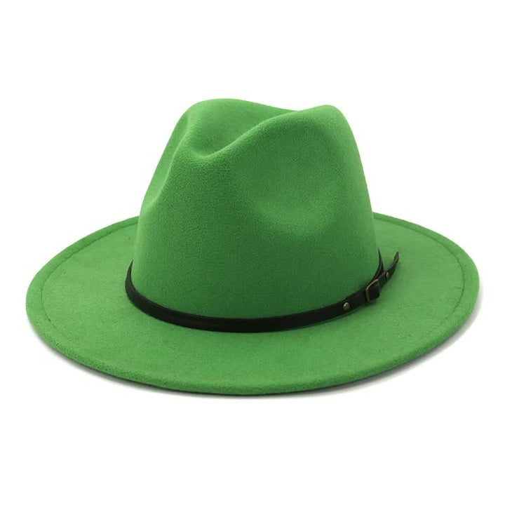 Modieuze vrouwen fedora, een stijlvol accessoire dat comfort biedt.