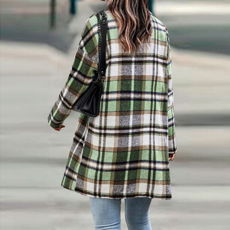 Praktische en stijlvolle geruite jas voor dames, comfortabele bovenkleding voor diverse gelegenheden. Casual chic.