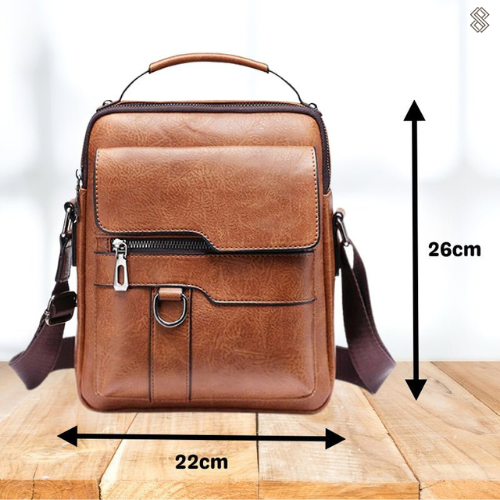 Vrouw draagt stijlvolle bruine leren schoudertas, een elegant accessoire voor elke outfit.