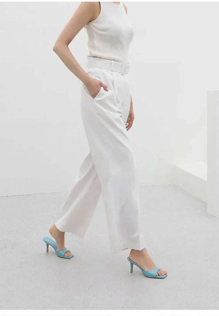 Chique bruine dames open hak-mules. Stijlvolle en comfortabele instappers, ideaal voor een elegante look.