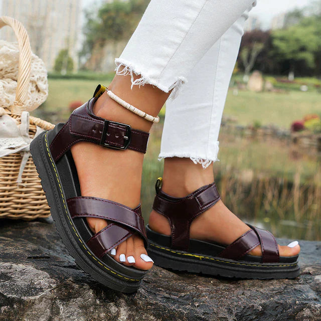 Comfortabele dames wandelsandalen, orthopedisch ontwerp voor optimale voetondersteuning. Perfecte zomerschoenen voor gezonde voeten.
