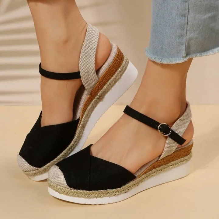 Stijlvolle dames sandalen Isabelle met gespsluiting en gesloten teen, ideaal voor zomerse comfort en mode.