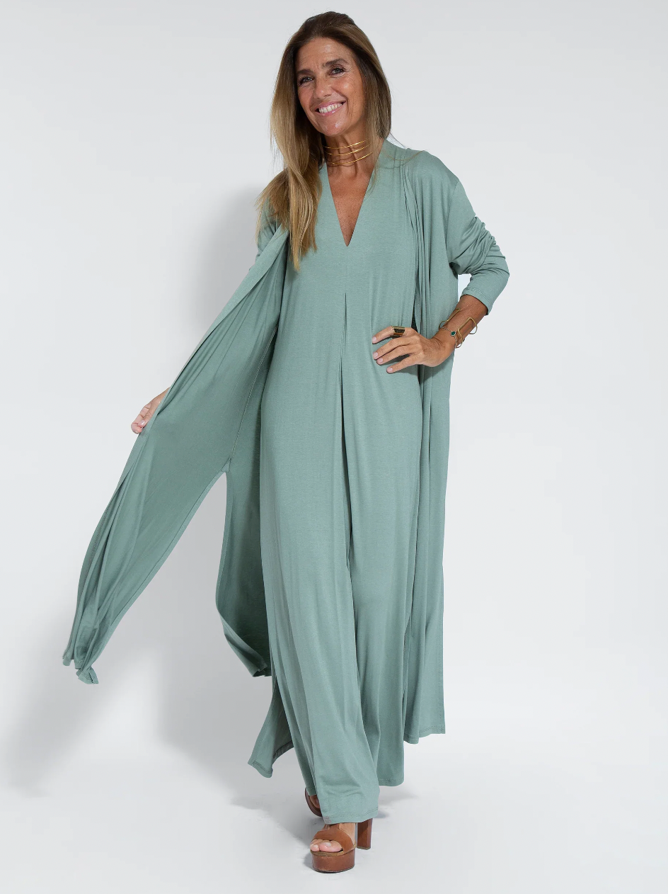 Stijlvolle dames tweedelige jurk & vest set Loreen. Flatterende pasvorm voor een elegante dagelijkse look.