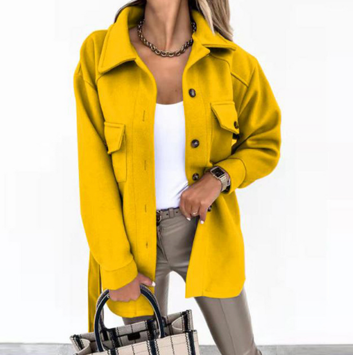 Elegante dames zomerjas, veelzijdig te combineren. Deze lichtgewicht buitenjas biedt stijl en gemak. Diverse kleuren.