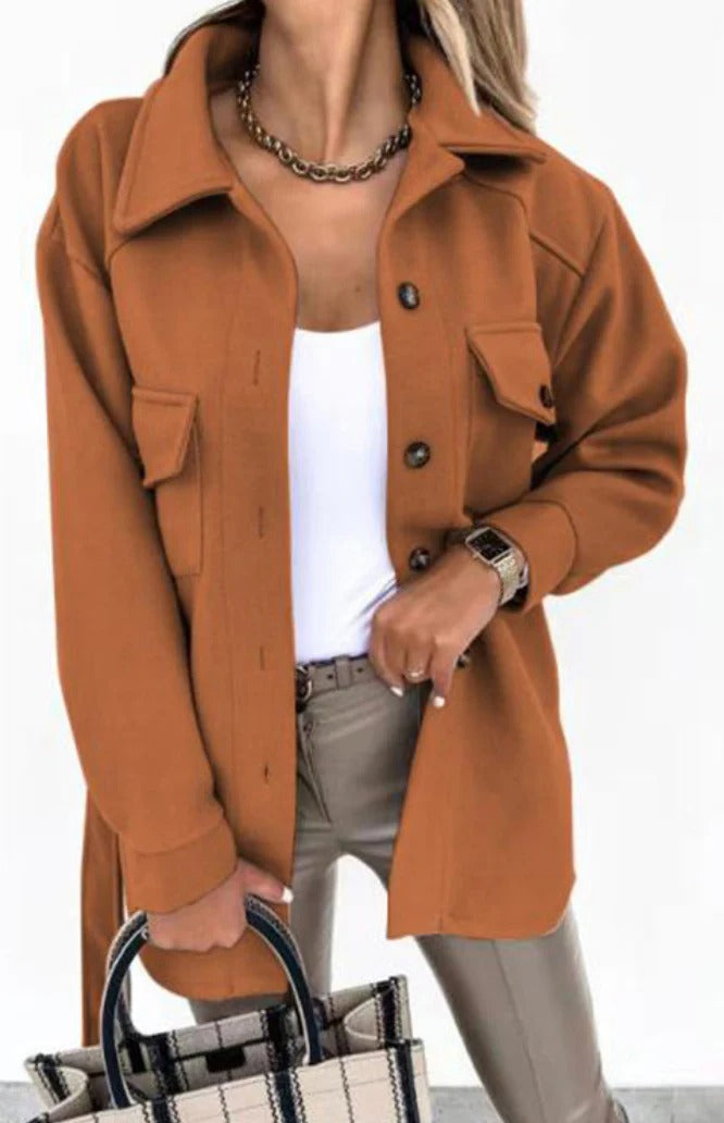 Trendy dames zomerjas met een moderne pasvorm, ideaal voor een stijlvolle look. Ademend en lichtgewicht buitenjas.