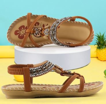 Veelzijdige dames zomersandalen, stijlvol voor zowel strand als stad. Comfortabele platte zolen en modieus design.