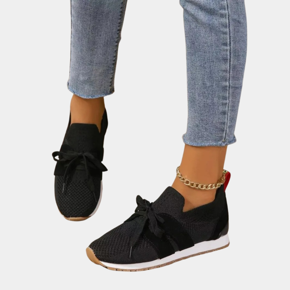 Stijlvolle damessneakers, slip-on design, elegant en comfortabel, veelzijdige afwerking, perfecte pasvorm voor elke outfit.