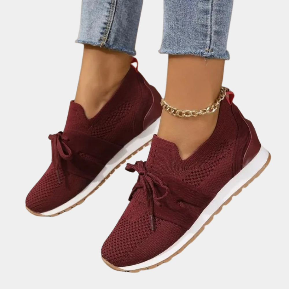 Stijlvolle damessneakers, slip-on design, elegant en comfortabel, veelzijdige afwerking, perfecte pasvorm voor elke outfit.