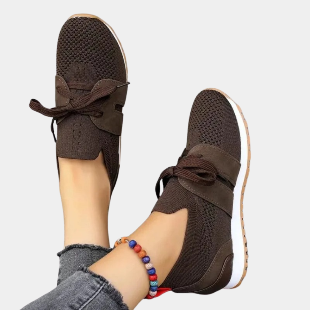 Stijlvolle damessneakers, slip-on design, elegant en comfortabel, veelzijdige afwerking, perfecte pasvorm voor elke outfit.