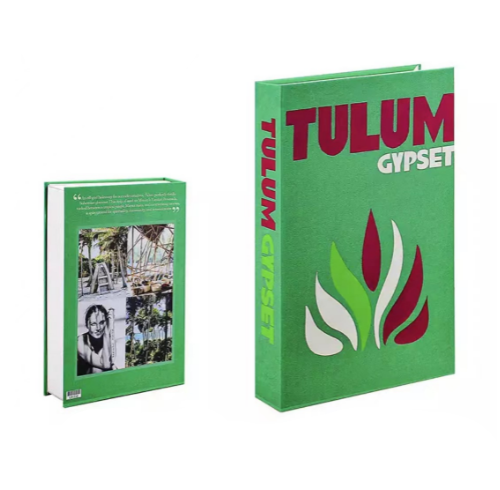 Decoratieve boeken stapel voor een chic interieur accent; ideaal cadeau voor home decor liefhebbers.