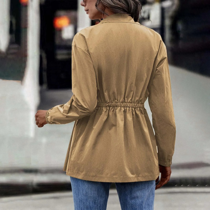 Bruine retro dames zomerjasje met hoge taille en ritssluiting, een lichtgewicht kort jasje voor casual dagen.