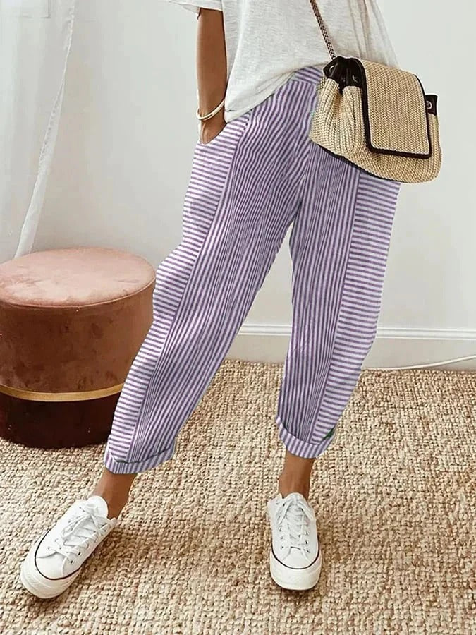 Dames highwaist gestreepte enkelbroek, ideaal voor casual mode. Comfortabele chino zomerbroek voor vrouwen.