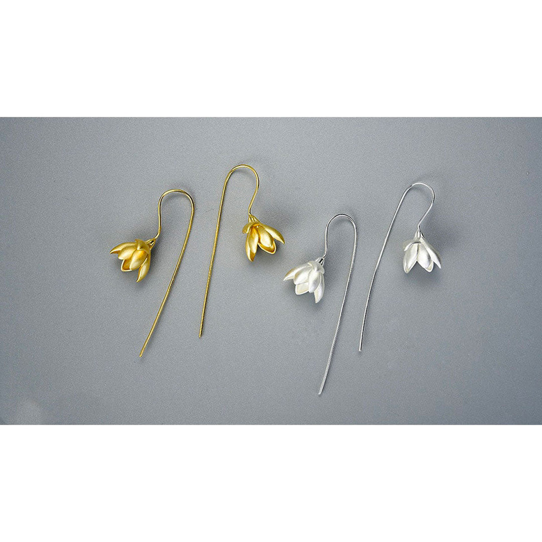 Elegante oorbellen, verkrijgbaar in goud of zilver, veelzijdig en comfortabel voor alle vrouwen.
