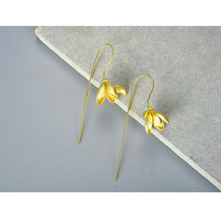 Veelzijdige zilverkleurige oorbellen, eenvoudig maar elegant, ideaal als dagelijkse accessoire.
