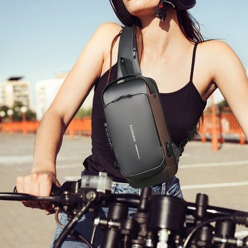 Stijlvolle heren anti-diefstal crossbodytas met USB-poort, ideaal voor dagelijks gebruik en reizen.