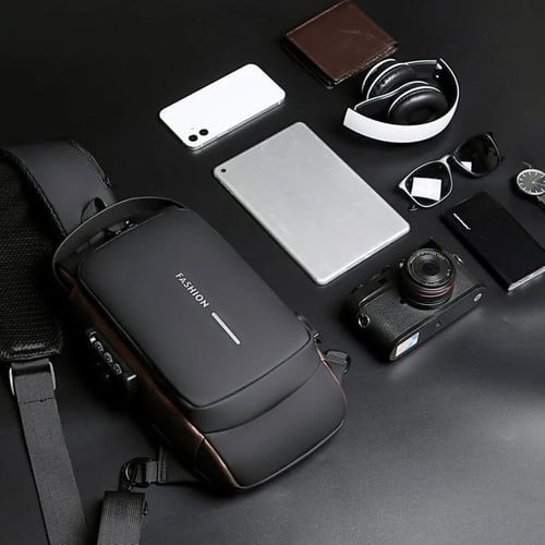 Trendy heren crossbodytas, een modern mode-accessoire dat functionaliteit en stijl combineert.