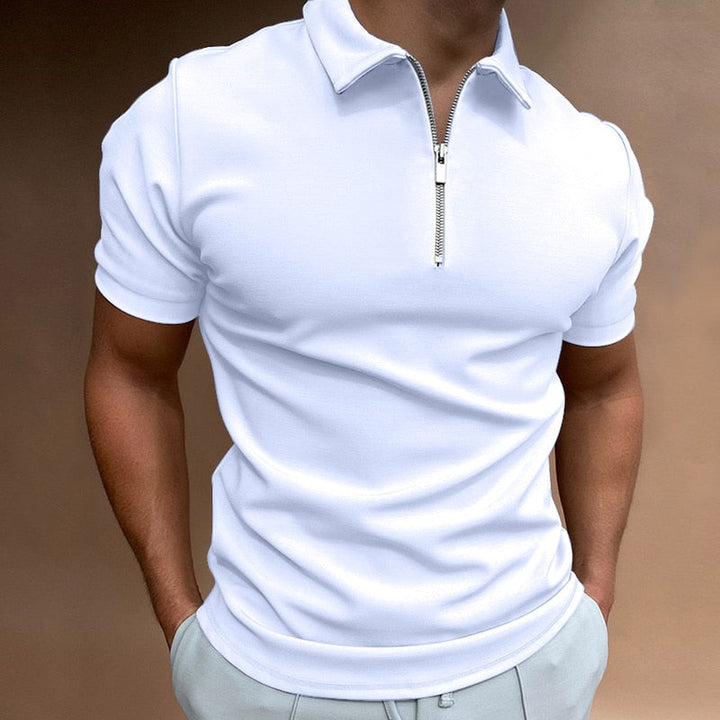 Heren polo met ritssluiting, effen design. Comfortabele casual top, ideaal voor herenmode in de zomer.