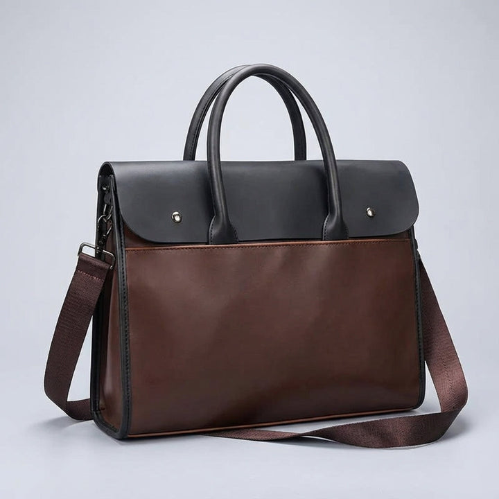 Detail van RetroCarry heren aktetas: hoogwaardig PU leer met een stijlvolle retro uitstraling. Duurzaam en elegant.