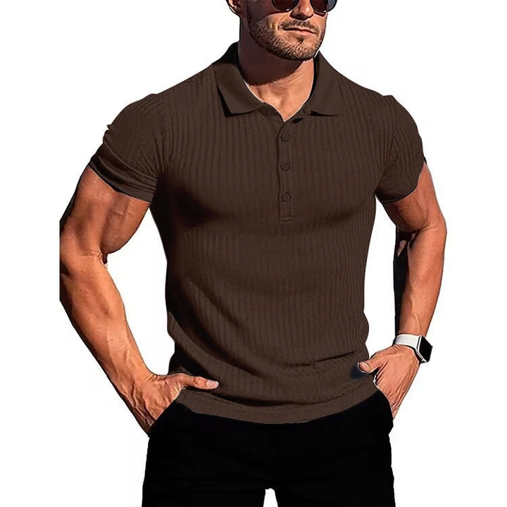Comfortabele heren polo met ademend vermogen, slim fit model met korte mouwen en praktische knopsluiting.