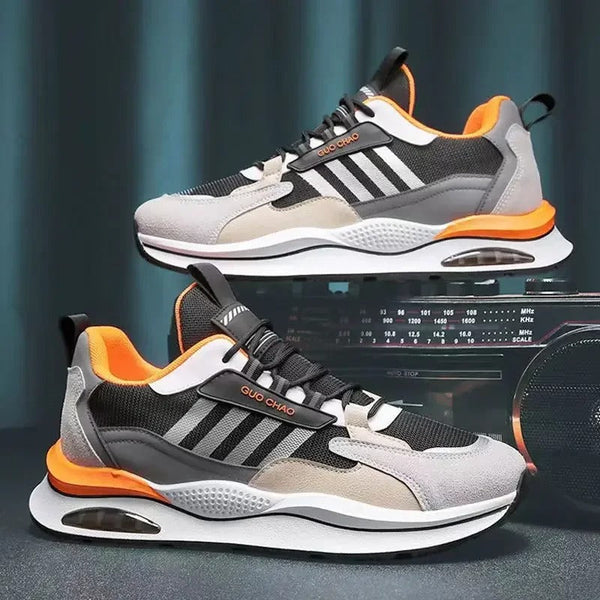 Oranje heren retro sneakers met vintage look en stevige antislipzool, perfect voor casual stijl.