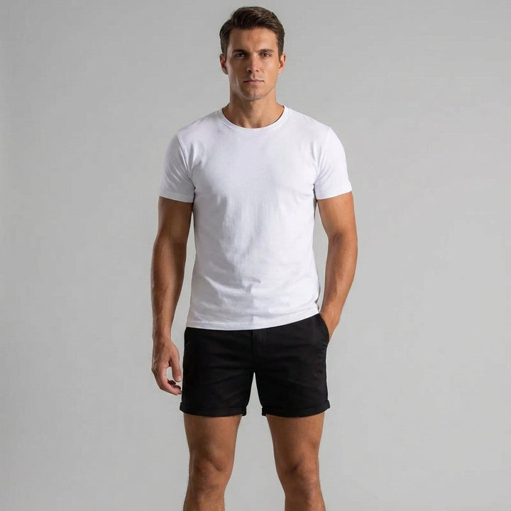 Stijlvolle heren slim fit chino short, comfortabel voor zomerse dagen. Perfecte casual herenkleding.