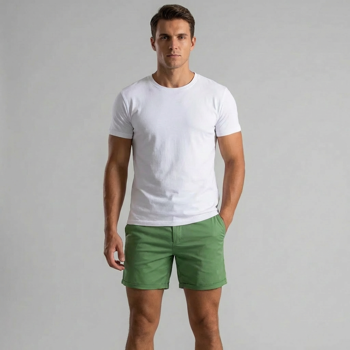 Zwarte slim fit heren korte broek, veelzijdig en stijlvol. Een must-have chino short voor de zomer.