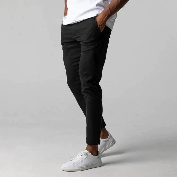 Slimfit heren chino broek met stretchstof, ideaal voor optimale bewegingsvrijheid en een moderne look.