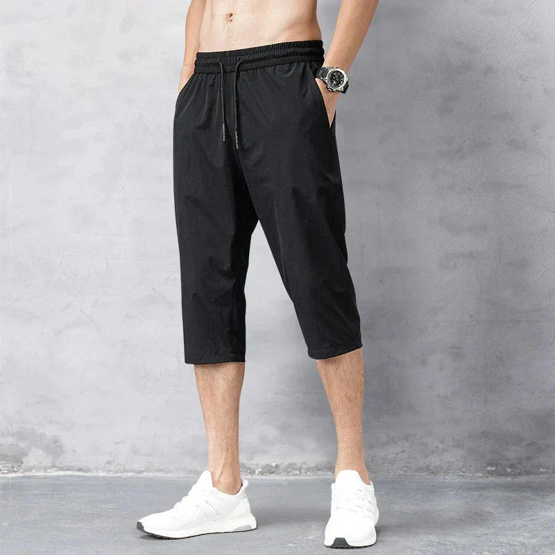 Trendy heren zwemshort voor zomer en strand. Sneldrogende zwemkleding met optimaal comfort voor vakantie.