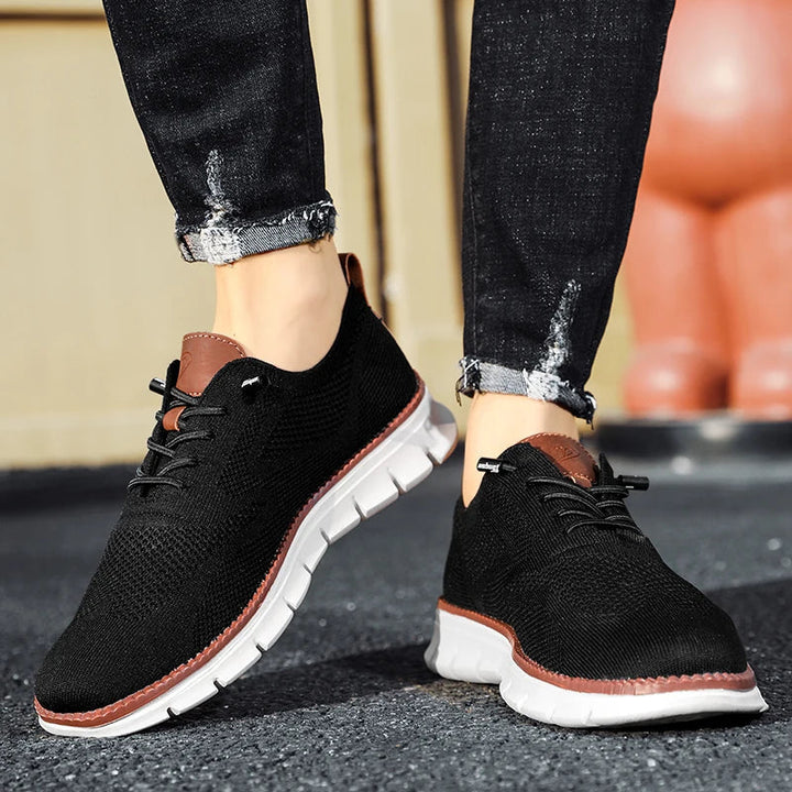 Lichtgewicht herensneakers van ademend materiaal, perfect als zomerschoenen of voor actieve dagen.