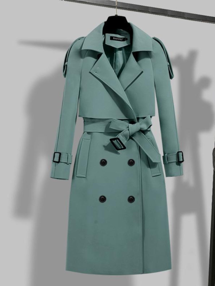 Comfortabele dames trenchcoat, perfect als modieuze jas voor elk seizoen: lente, herfst, winter.